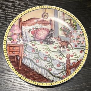 Knowles Decorative Plate with Cats and Floral Design